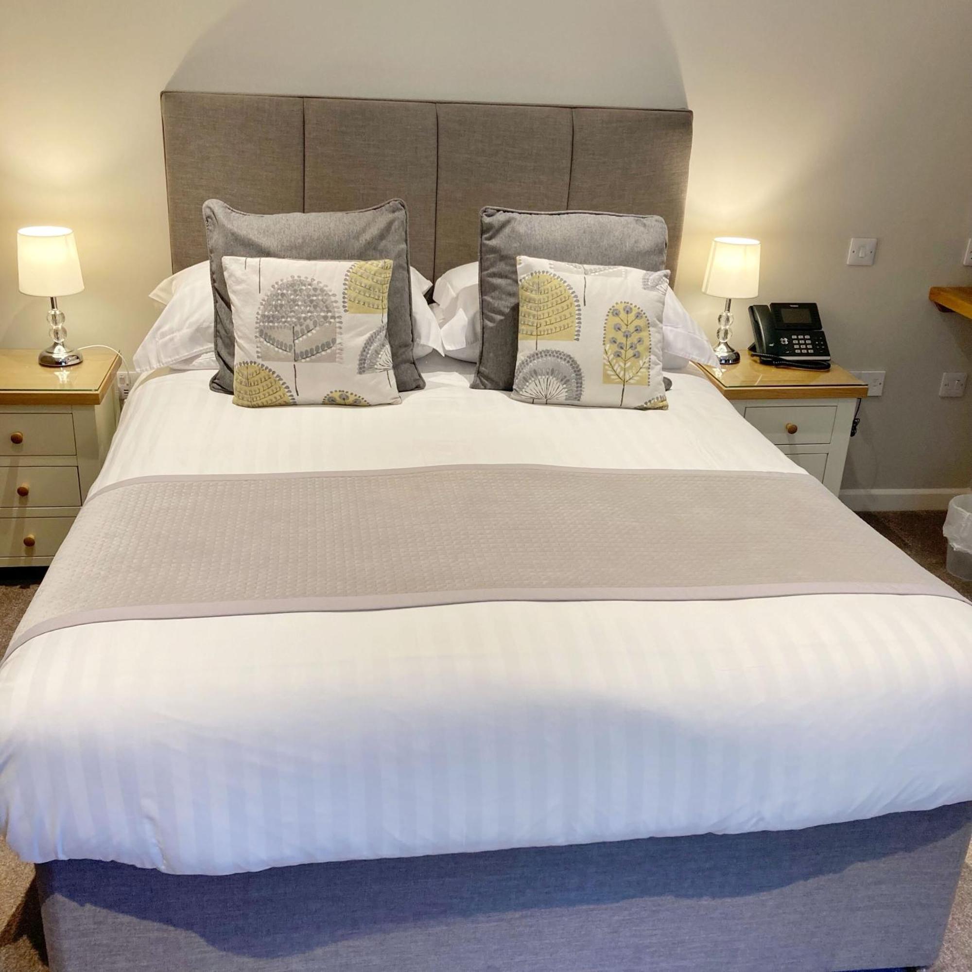 The Britannia Inn & Waves Restaurant St Austell Room photo