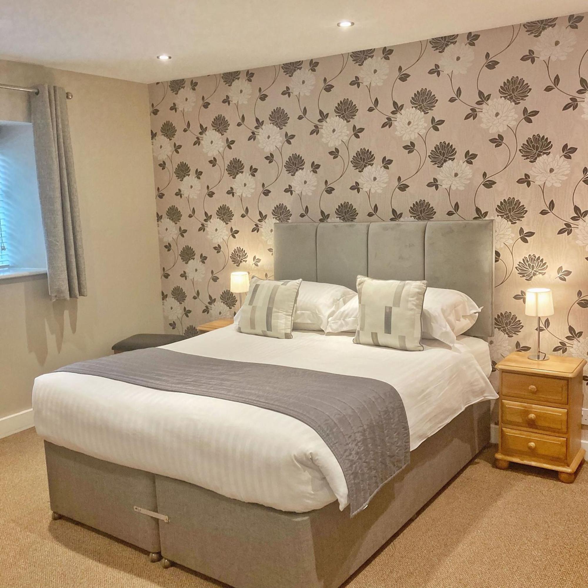 The Britannia Inn & Waves Restaurant St Austell Room photo